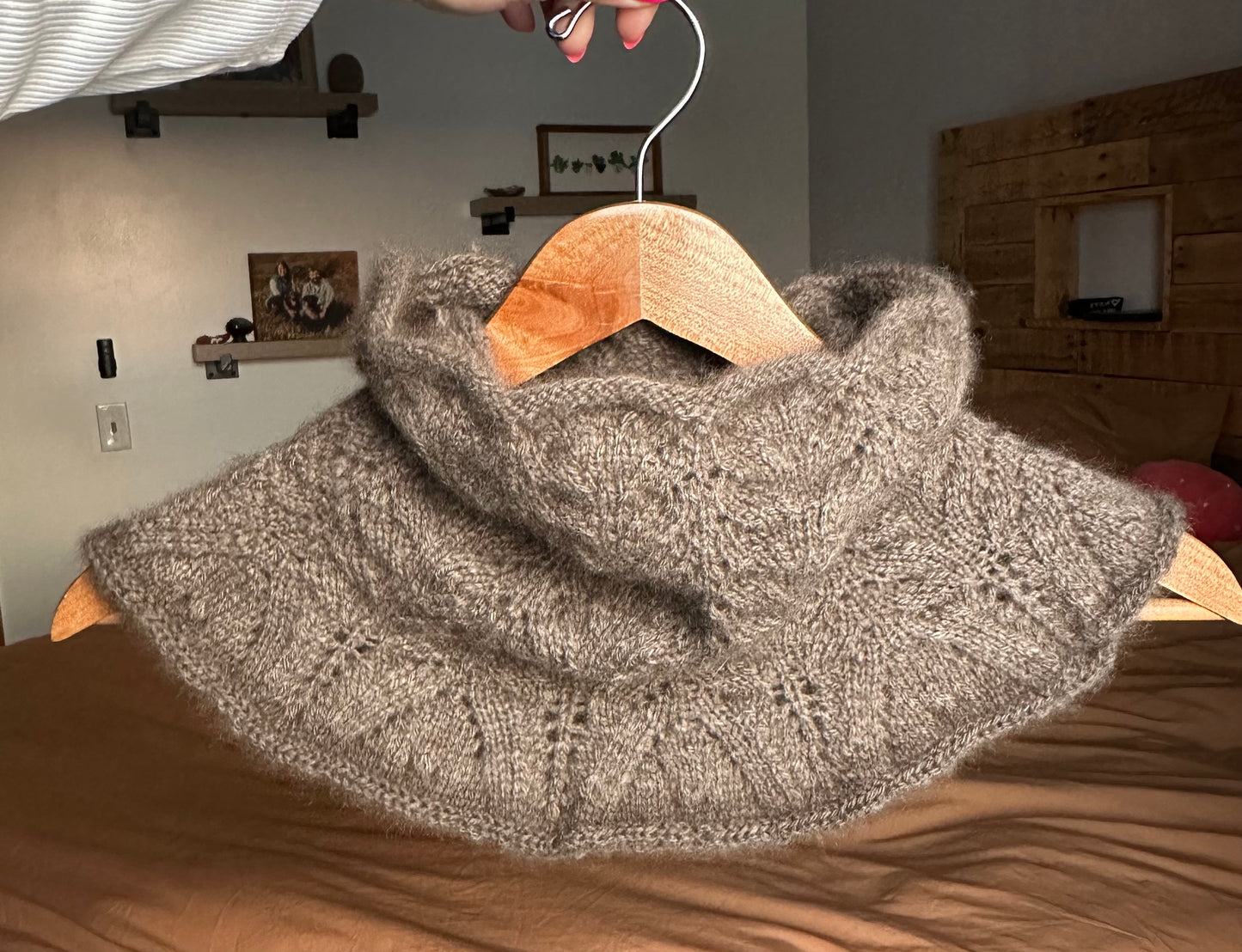 Qiviut shoulder cowl